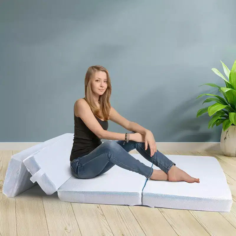 Canapé convertible 4 plis avec 1 matelas en mousse à mémoire de forme et gel intégré